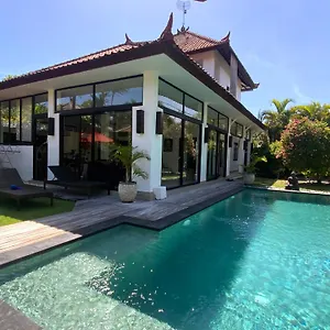 villa-surga.hotelsseminyak.net/